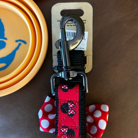 Brand new Disney water bowl and 4ft lead and collar - Picture 6 of 8